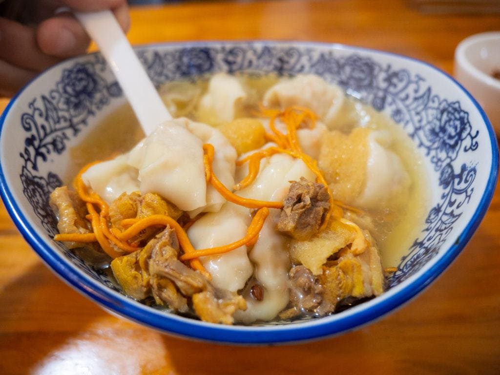 The chicken and shrimp wontons at ganhaijiao chaoshou